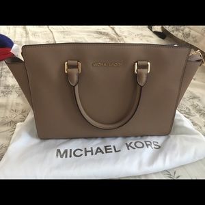 Michael Kors purse